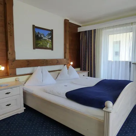 Panoramahotel Sankt Johann in Tirol Exterior photo